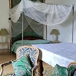 Palazzo Caracciolo 3* 게라스