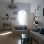 게스트하우스 Palazzo Caracciolo 3*