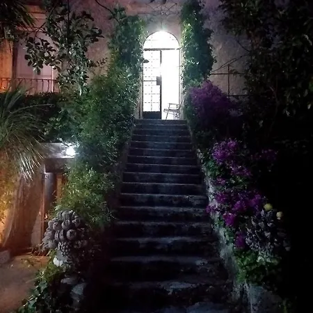 Pensjonat Palazzo Caracciolo Gerace