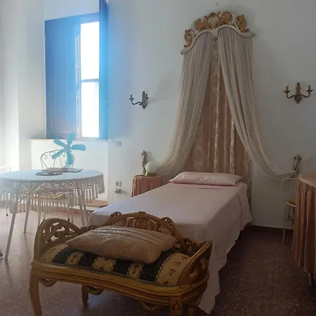 Palazzo Caracciolo