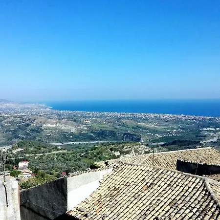 Palazzo Caracciolo Affittacamere Gerace