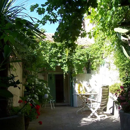 Pensión Palazzo Caracciolo 3*