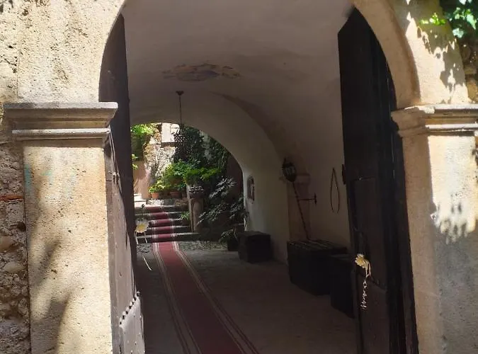 Palazzo Caracciolo 3* Gerace